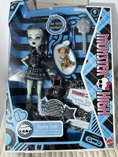 Monster High Frankie Stein Boo-riginal Creeproduction Doll New w. damaged box