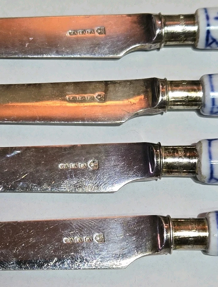 Antiguo juego de 4 cuchillos de postre de plata de ley de 1903 - asas de porcelana - Londres Foto 4 de 4