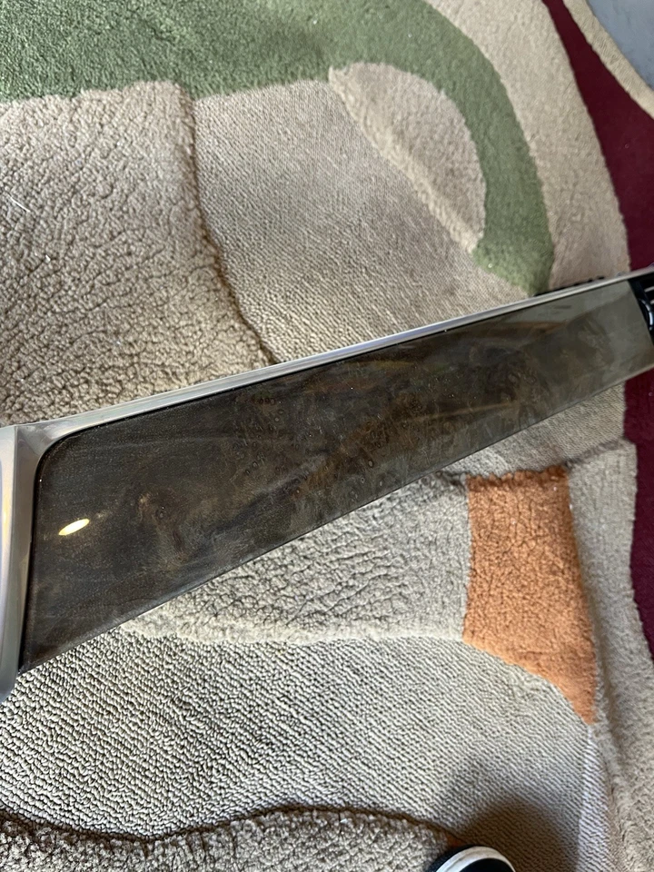 Borde de tablero de madera de nogal burl W212 Foto 3 de 4