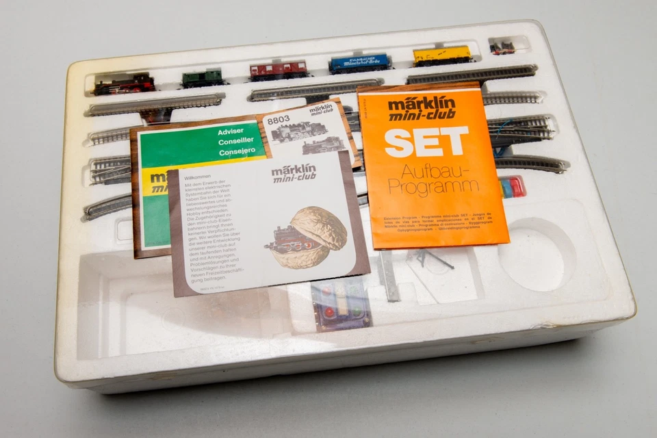 Märklin Z Startpackung 8158 mit Trafo 37670 und Gleispakket - Bild 3 von 4