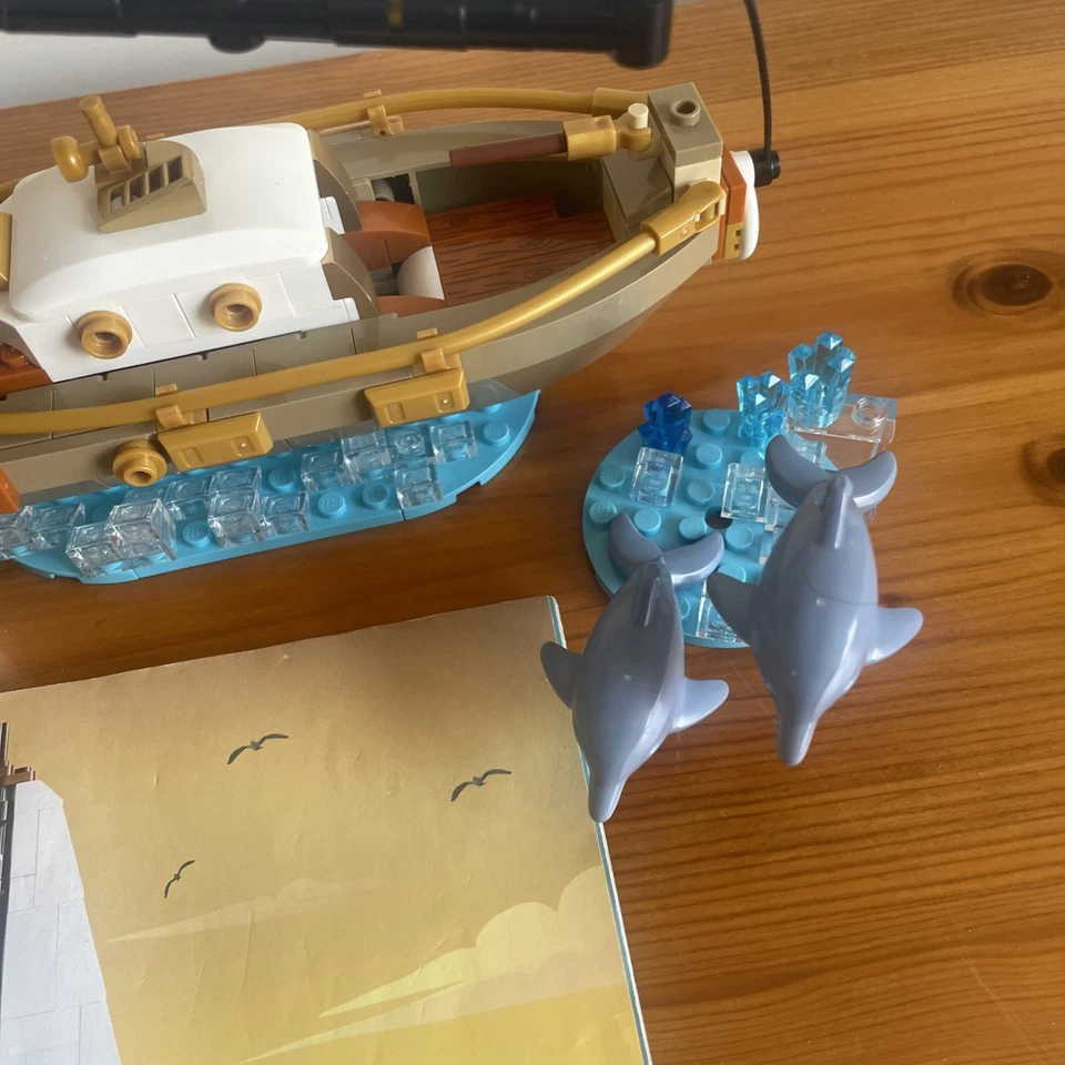 LEGO Ideas 40487 Sailboat Adventure, photo 3 of 5