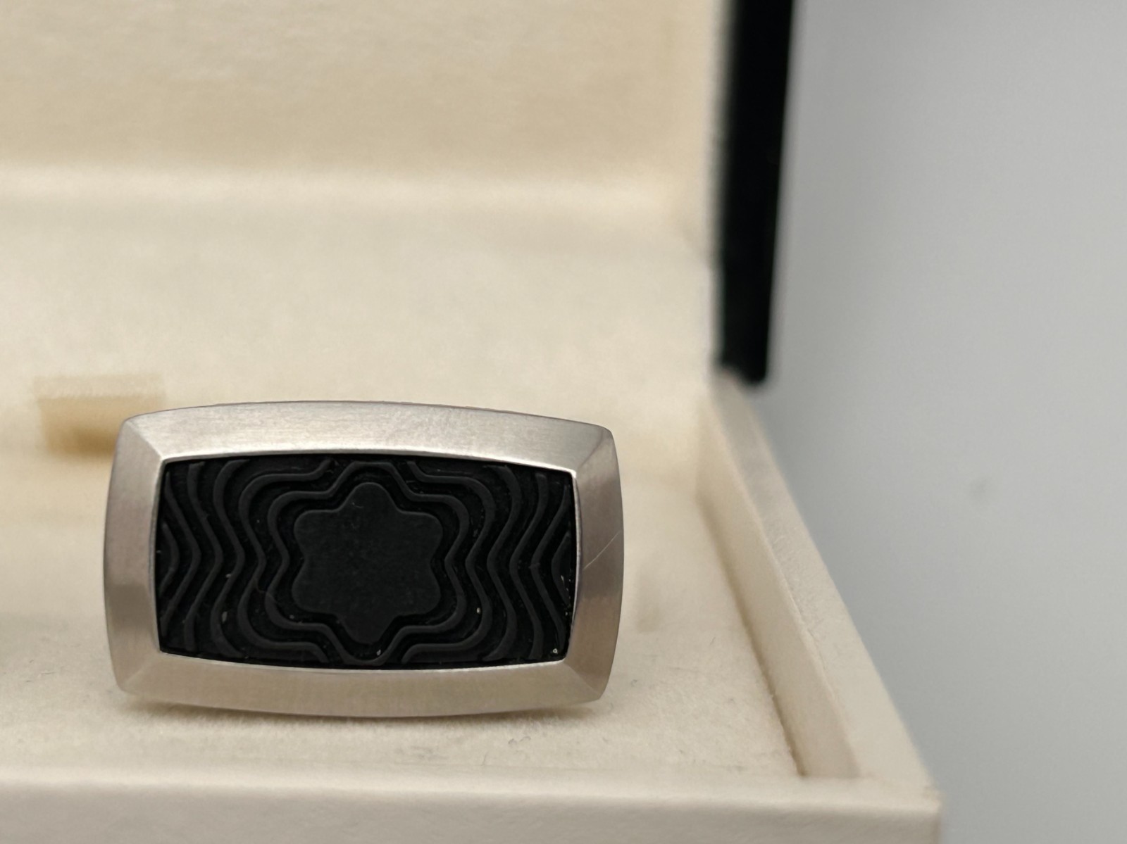 Montblanc Cufflinks Rectangular Rubber Inlay Star… - image 3