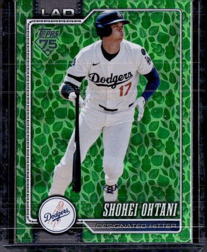 2026 Topps #200 Shohei Ohtani Holiday Green Foil