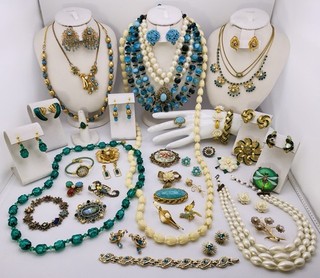 Vintage Jewelry Lot SPINX KREMENTZ CORO LISNER SARAH COV LAGUNA GOLDETTE