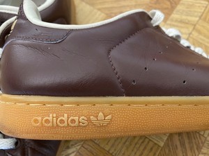 tenis adidas couro marrom