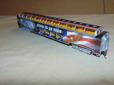 BACHMANN HO HAWTHORNE BORN TO BE FREE FULL VISTA DOME PASSENGER CAR