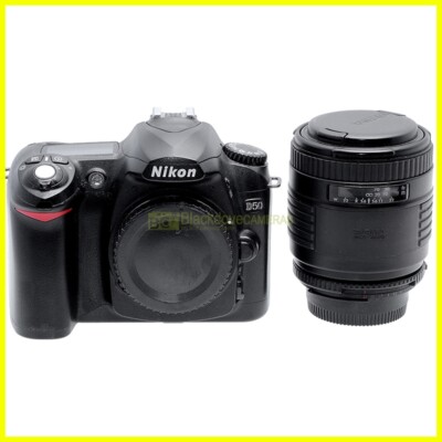 Nikon D50 Digitalkamera mit Sigma 70/210mm Zoomobjektiv. f4-5,6