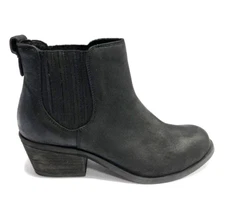 Not Rated Women’s Vixen Bootie Size 6 M