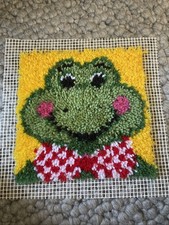 Wonderart 426186 Latch Hook Kit Green Frog Froggy 12x12 Completed