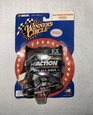 2002 NASCAR Winners Circle 03318 Kevin Harvick 29 Autographed Hood Series 1:64