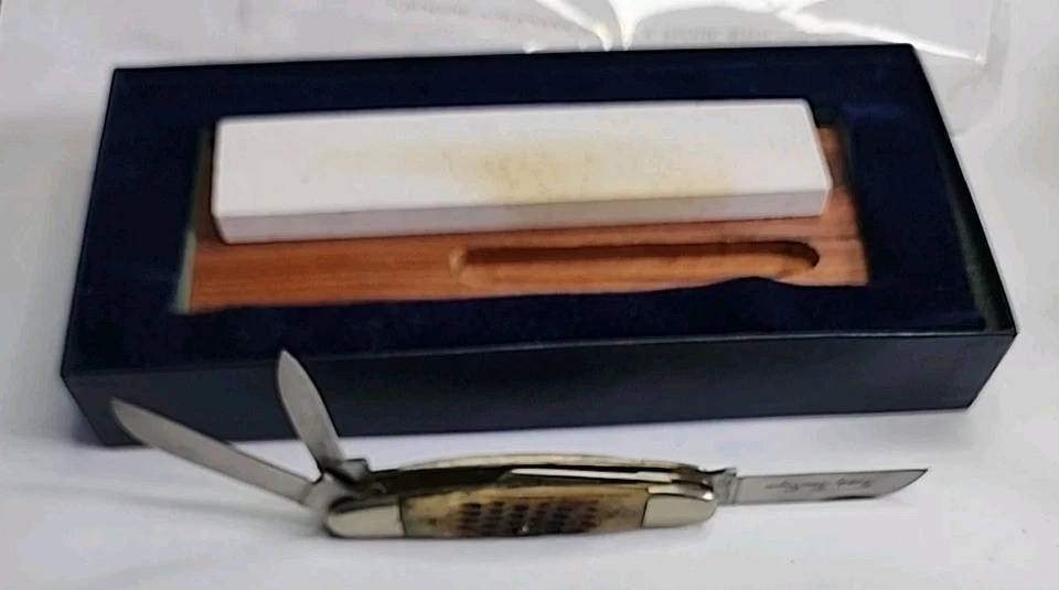 Piedra Washita de Arkansas con cuchillo Foto 4 de 4