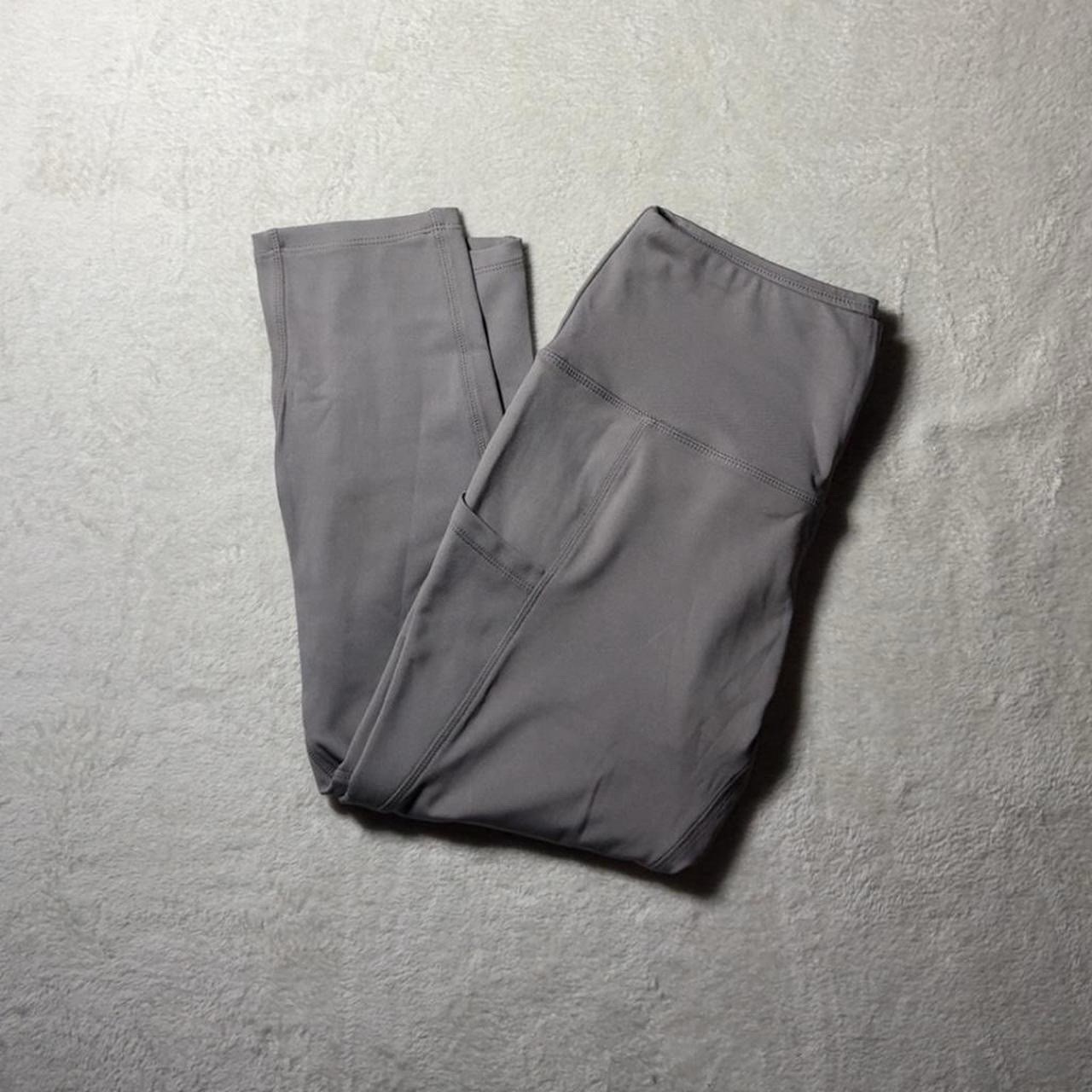 N.Y.L Women’s Gray Capri Leggings Size Large Activewear