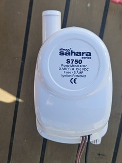 Attwood Sahara s750 pump 12 volt with integrated float switch 4507