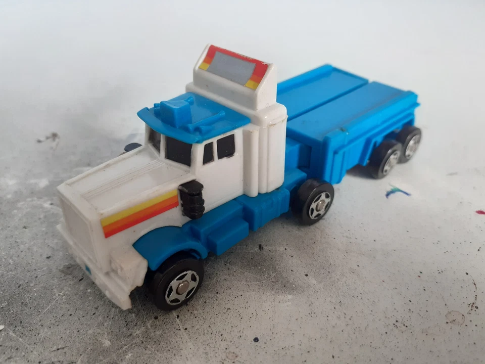 Remco Zybots Tractor-Trailer 'Advanced Changable Robot' - Image 2 of 2