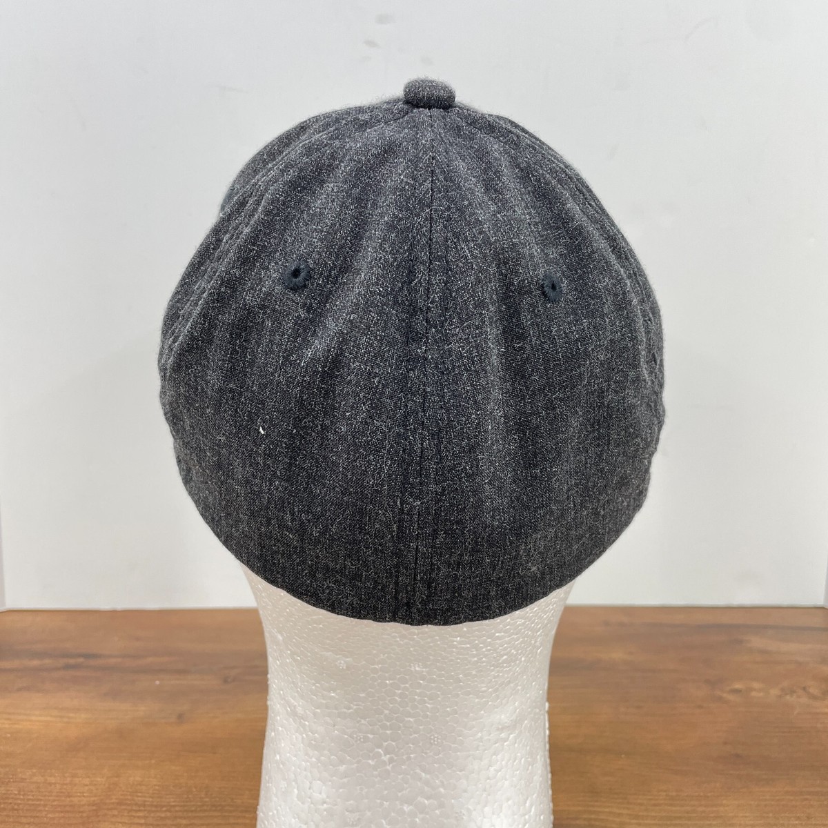Casquette Travis Mathew Flexfit L/XL - Noire, Toile Ajustable, état Impeccable