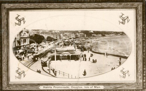 RPPC Postcard Douglas Isle of Man Promenade 1909 People Beach (A24) - Picture 1 of 2