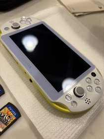 Sony PlayStation Vita Slim PS VITA Pch-2000 Lime Green CIB Console US SELLER