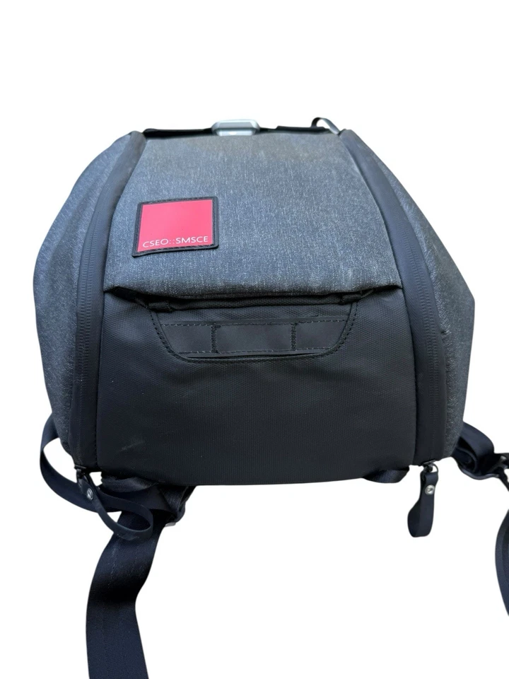 Peak Design Everyday Backpack V3 20L, Camera Bag, Laptop W/Tablet Sleeves, Ash - Image 3 of 4