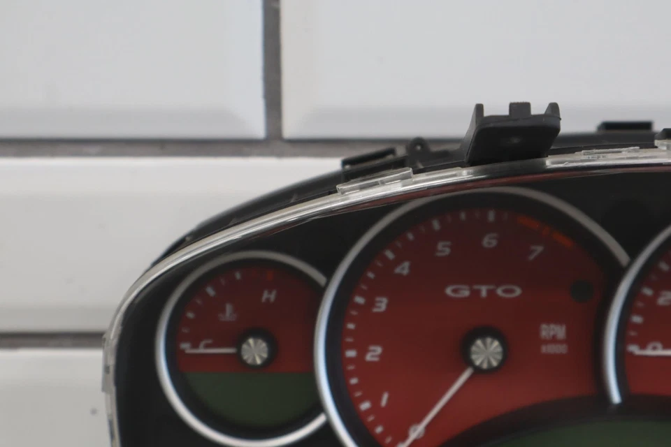 Приборная панель спидометра 2005 Pontiac GTO 200 миль/ч *красные датчики* - Изображение 2 из 4