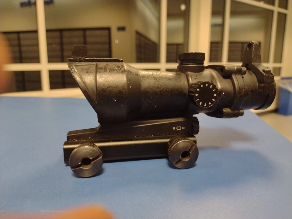 Escopo óptico raro Osprey Global ACOG COPY ponto vermelho PRECISA FUNCIONAR E BORRACHA PEGAJOSA - Imagem 2 de 4