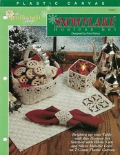 USED SNOWFLAKE HOSTESS SET PLACE MAT BASKET PLASTIC CANVAS PATTERN LEAFLET