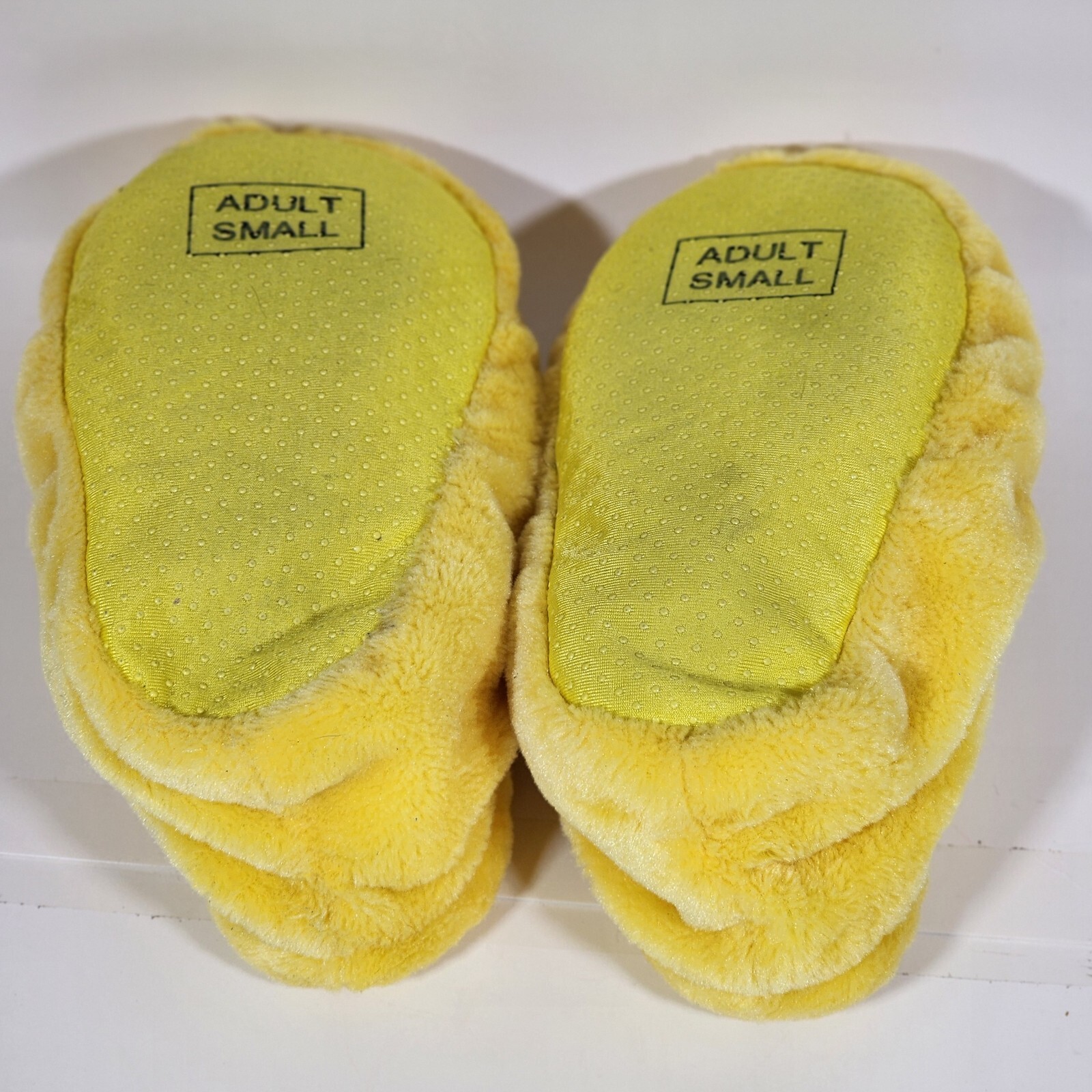 PANTOFOLA D’ORO Pantofole Parchi Disney Taglia Adulto PICCOLA Piedi di Topolino Peluche Giallo