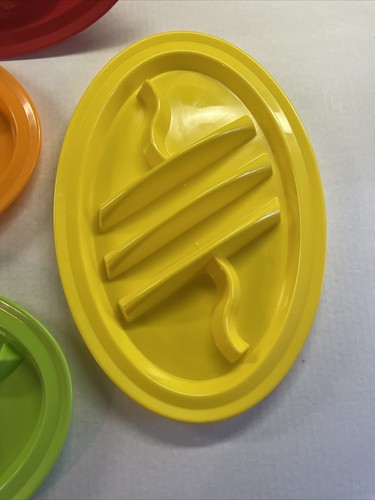 4 Plastic Taco Plates Orange/Red/Green /Yellow 13”x9” - Picture 5 of 7