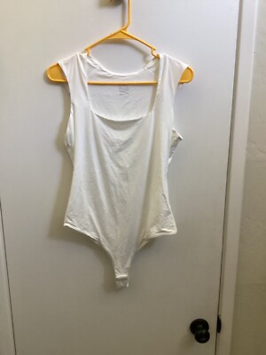 Women NWOT ''Unbranded'' white sleeveless bodysuit. Size Large