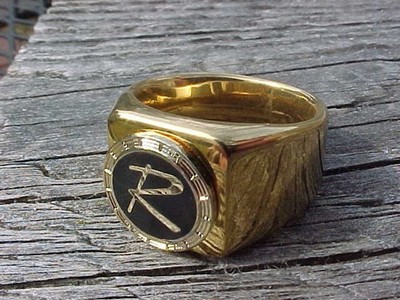 AMERICAN MOTORS RAMBLER ''R'' GOLD CHROME RING #8 NOS HI- QUALITY CLASS UNIQUE