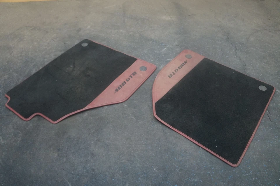 Juego 2 Alfombrillas Alfombrillas Izquierdas Derechas Panel Negro Rojo Ferrari 488 GTB 2016 Foto 2 de 4