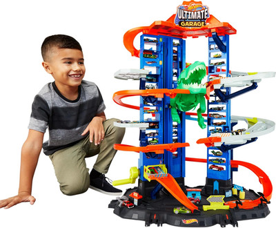 Hot Wheels Ultimate Garage Track Playset & 2 1:64 Scale Toy Cars    