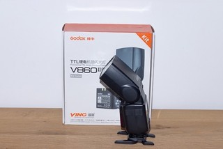 GODOX V860II FLASHGUN FOR CANON IN EXCELLENT WORKING CONDITION