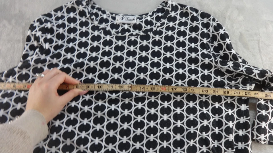 Blusa N Touch Mujer Talla Grande Mangas 3/4 Negra/Blanca Cuello Redondo Informal Foto 3 de 4