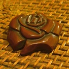 Vintage Bakelite Brown Flower Brooch Pin Rose-Shaped Floral Jewelry Fashion