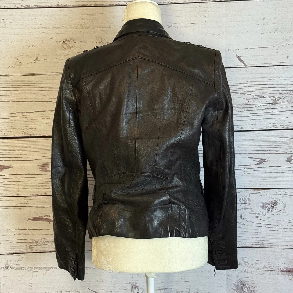 Jaqueta de couro Andrew Marc feminina tamanho pequeno marrom escuro blazer motociclista - Imagem 3 de 4