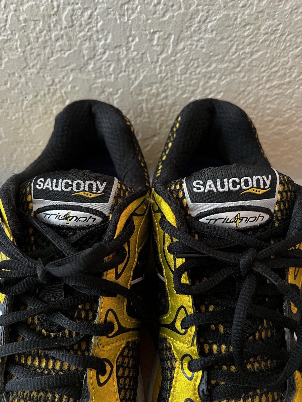 Saucony ProGrid Triumph 4 Lemon Chrome Shoes Size 11.5 *FLAWS / NO INSOLES* thumbnail 4