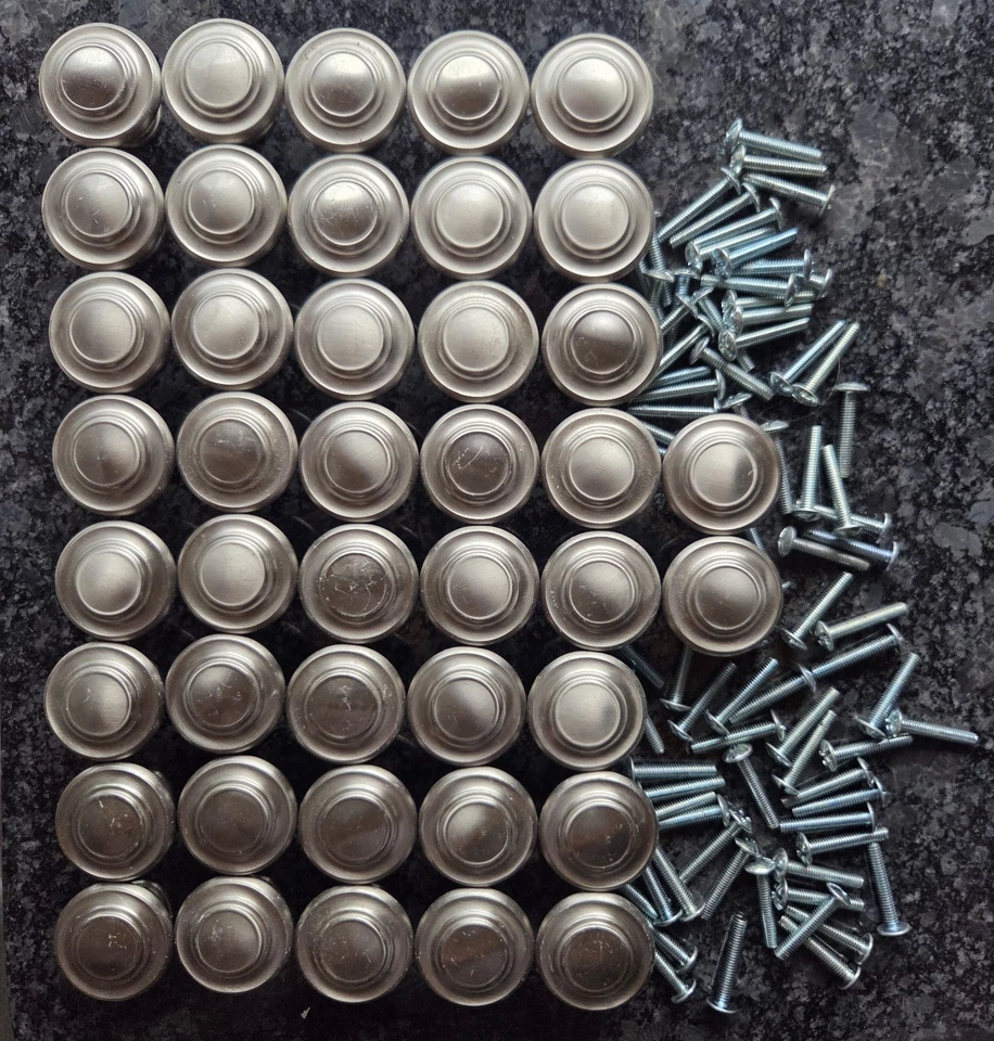 Cuatro perillas anilladas de níquel cepillado Berenson Hardware estilo tradicional zinc (42) Foto 2 de 4