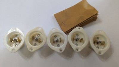 Bryant 7486MB Midget  Locking Male Base 15A 3P 3W 125/250V Lot of 4