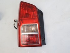 Feu arrière Nissan PATHFINDER