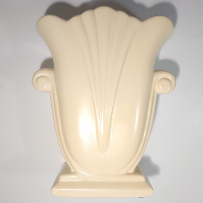 Royal Haeger Pottery USA Ivory / Cream Satin Triumph Vase 9.75''Tx7.5''W 2003 NWT!