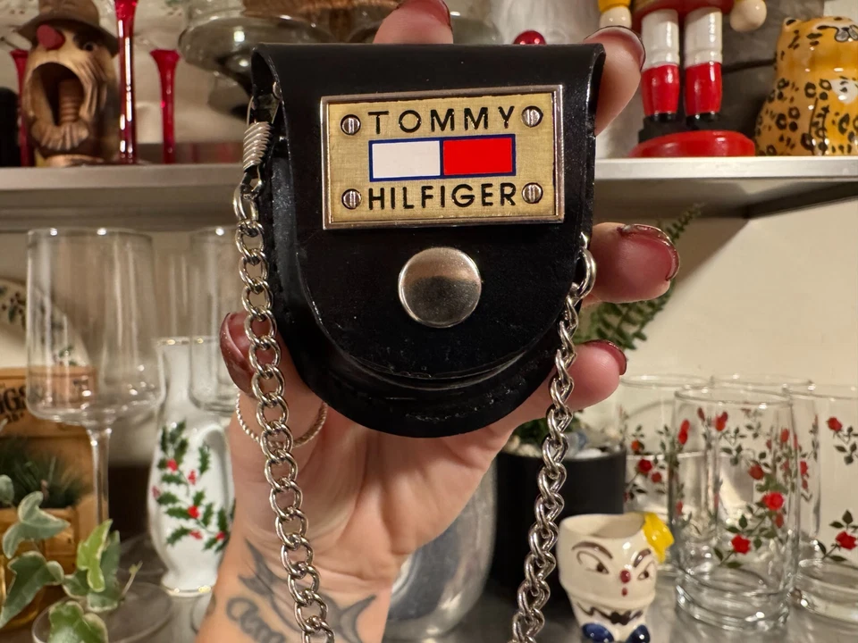Reloj Bolsillo Tommy Hilfiger Vintage en Estuche de Cuero con Lazo para Cinturón y Cadena Foto 3 de 4