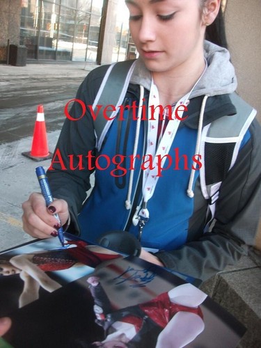 KAETLYN OSMOND SIGNED FIGURE SKATING 8X10 PHOTO 3 - Picture 2 of 5