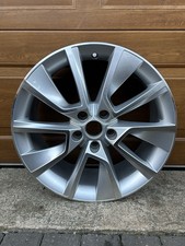 Genuine Skoda Karoq 7jx18 Alloy Wheel 57A.601.025.L 57A.601.025.D