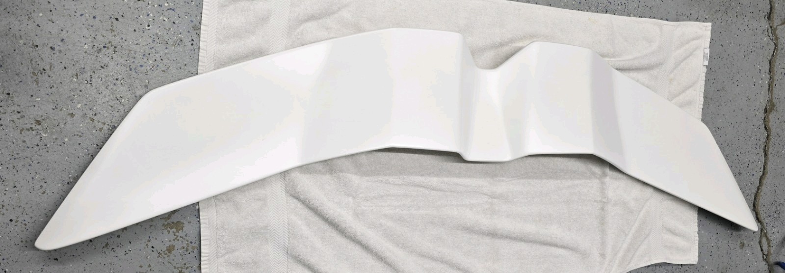 LAMBORGHINI REVUELTO REAR SPOILER 47B827677 47B827677GRU WING AIR BRAKE 