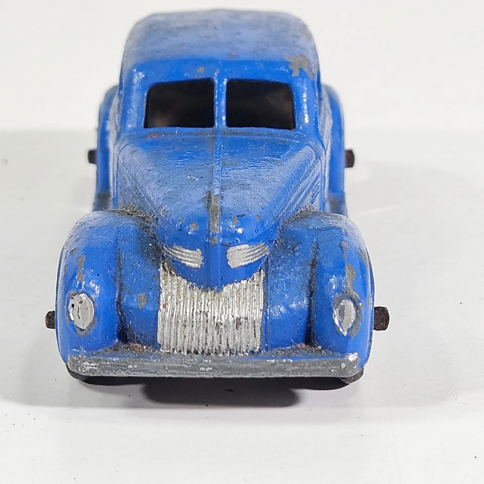 Dinky Toys 39E Chrysler Royal седан масштаб 1/43 винтажный литой автомобиль синий цвет. - Изображение 2 из 4