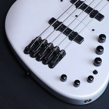 Ibanez MDM1005-PW Pearl White 5-Saiter Bass, Mode Series, gebraucht