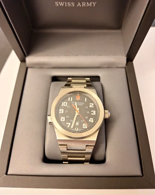 VICTORINOX Night Vision II black dial, in OVP. UVP neu ca. EUR 500,00 - Bild 1 von 4