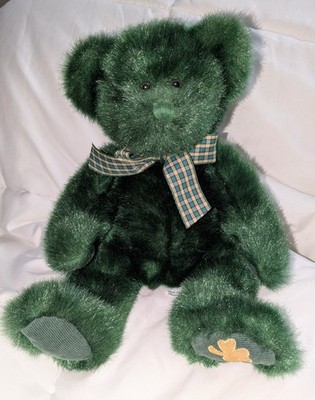 Russ Berrie Dublin Irish Teddy Bear Plush St. Patrick's Day Green Lucky Clover