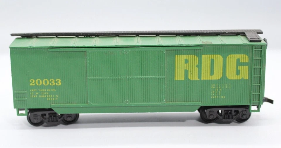 IHC RDG HO Scale Box Car Green #20033 - Image 2 of 2