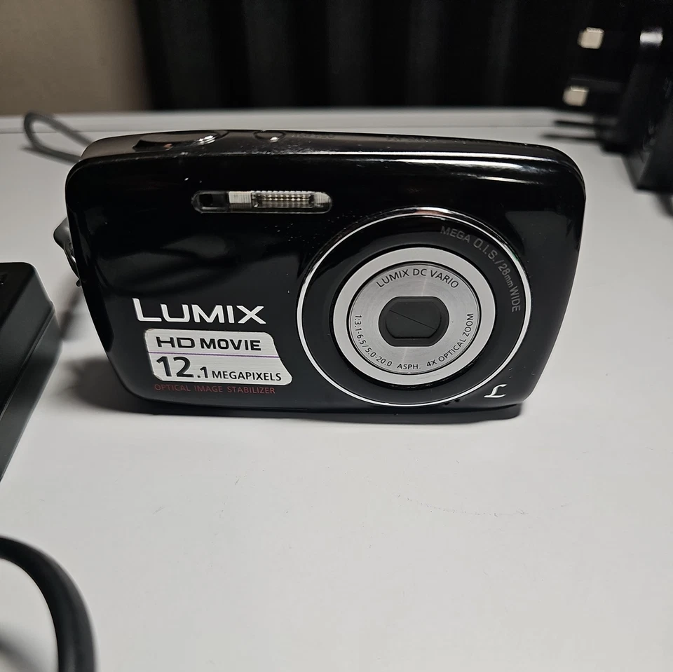Panasonic Lumix DMC-S1, photo 1 of 5